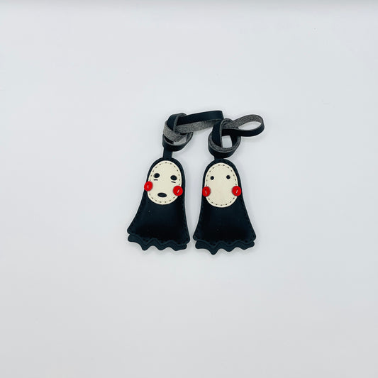 No-Face Leather Bag Charm – Spirited Away Anime Keychain Gift for Fans – Handmade Animal Purse Keychain Accessory for Tote & Handbag
