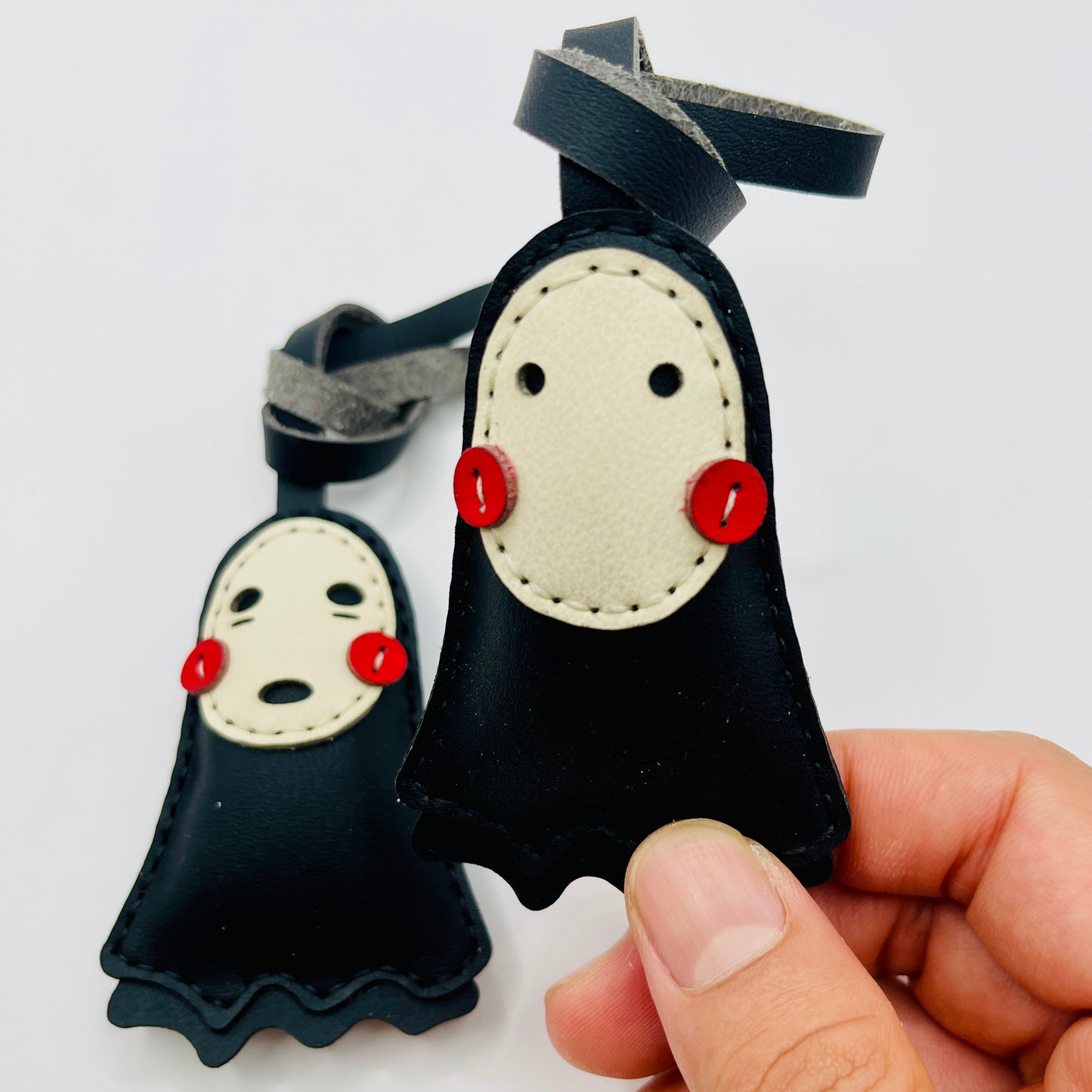No-Face Leather Bag Charm – Spirited Away Anime Keychain Gift for Fans – Handmade Animal Purse Keychain Accessory for Tote & Handbag