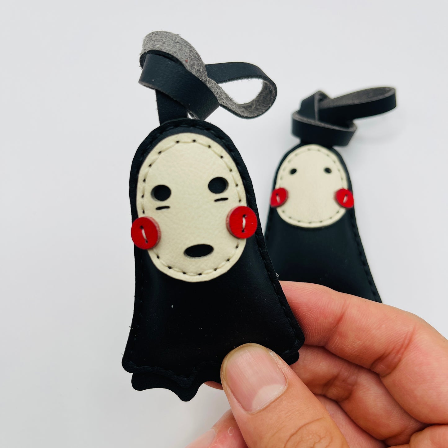 No-Face Leather Bag Charm – Spirited Away Anime Keychain Gift for Fans – Handmade Animal Purse Keychain Accessory for Tote & Handbag
