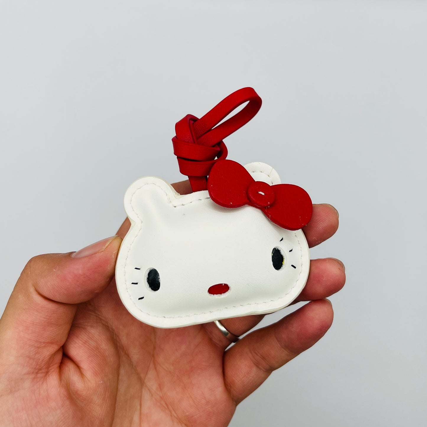 Adorable Kitty Bag Charm – Handmade Leather Keychain for Animal Lovers – Handmade Animal Purse Keychain Accessory for Tote & Handbag
