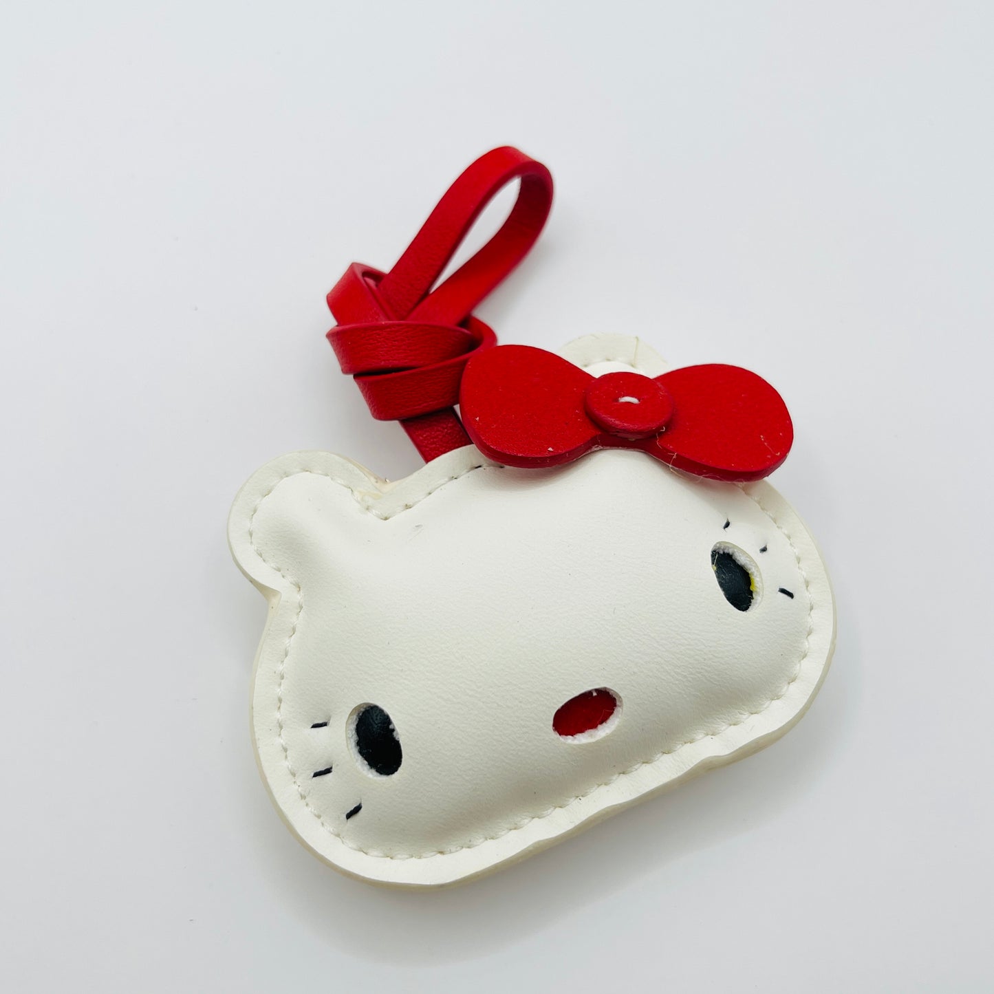 Adorable Kitty Bag Charm – Handmade Leather Keychain for Animal Lovers – Handmade Animal Purse Keychain Accessory for Tote & Handbag