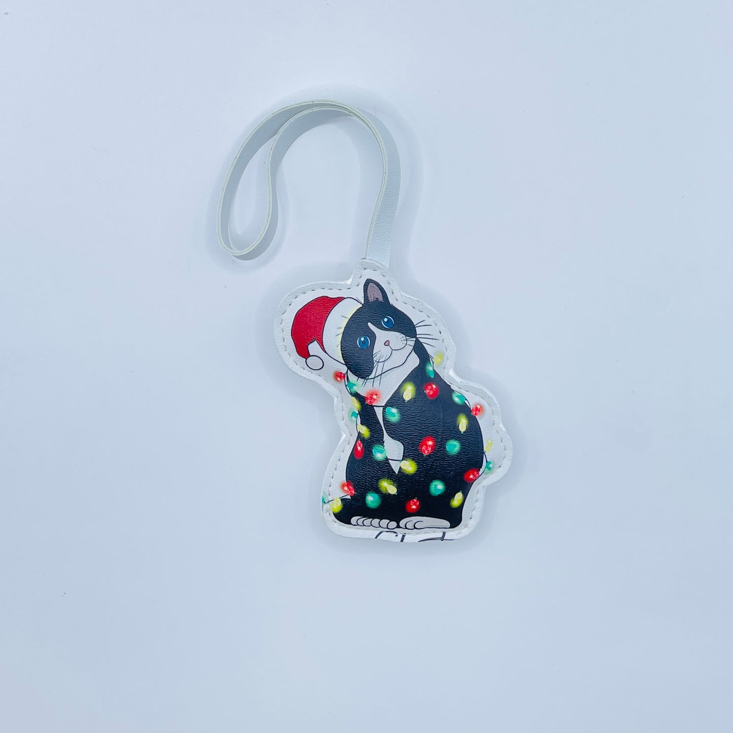 Christmas Cat Leather Bag Charm – Festive Kitty Keychain Gift for Cat Lovers – Handmade Animal Purse Keychain Accessory for Tote & Handbag