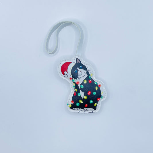 Christmas Cat Leather Bag Charm – Festive Kitty Keychain Gift for Cat Lovers – Handmade Animal Purse Keychain Accessory for Tote & Handbag